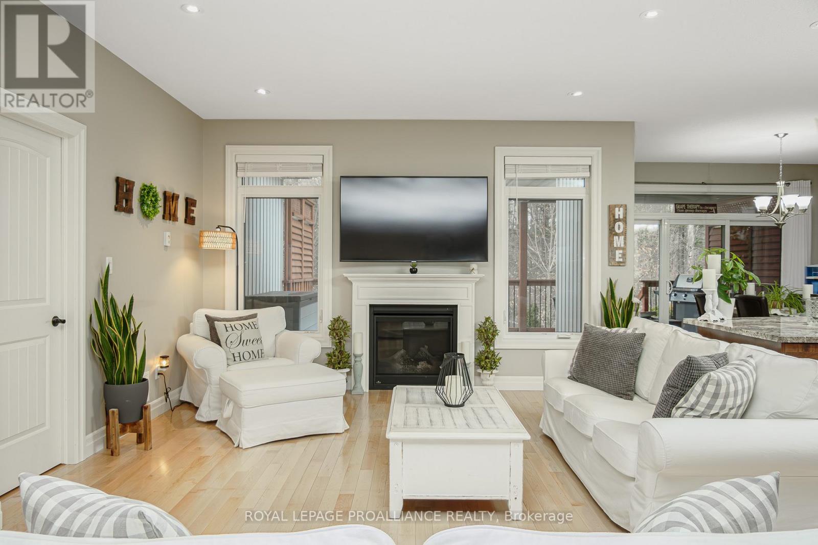 29 Autumn Grove, Quinte West, Ontario  K8V 5P4 - Photo 8 - X13049932