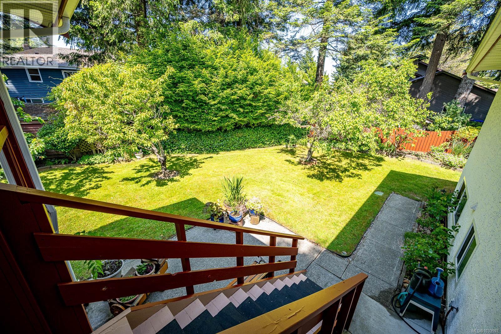 995 Mantle Dr, Courtenay, British Columbia  V9N 7H3 - Photo 12 - 1033597