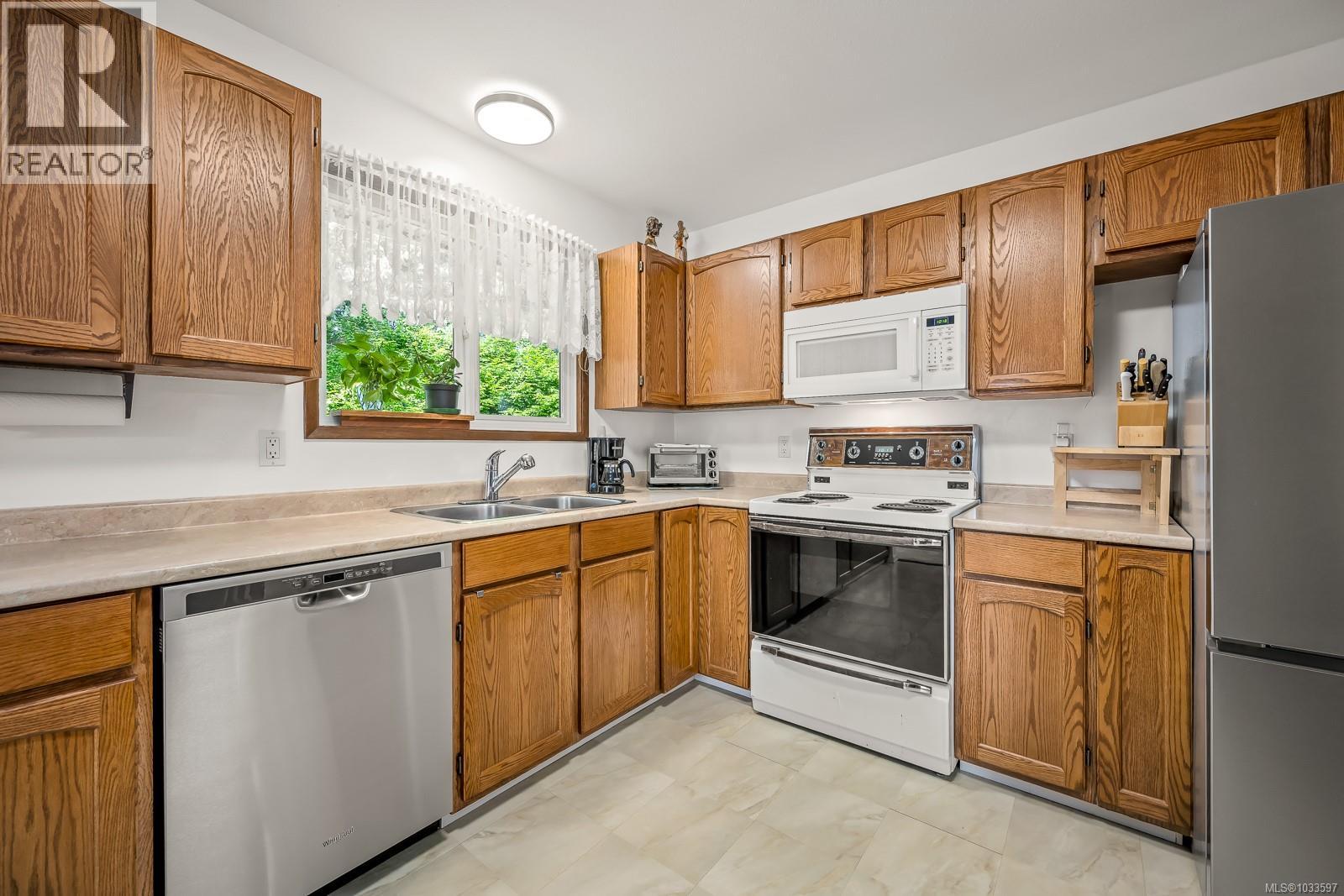 995 Mantle Dr, Courtenay, British Columbia  V9N 7H3 - Photo 21 - 1033597