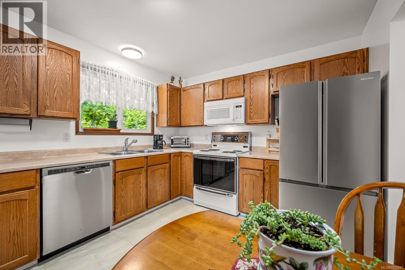 995 Mantle Dr, Courtenay, British Columbia  V9N 7H3 - Photo 24 - 1033597