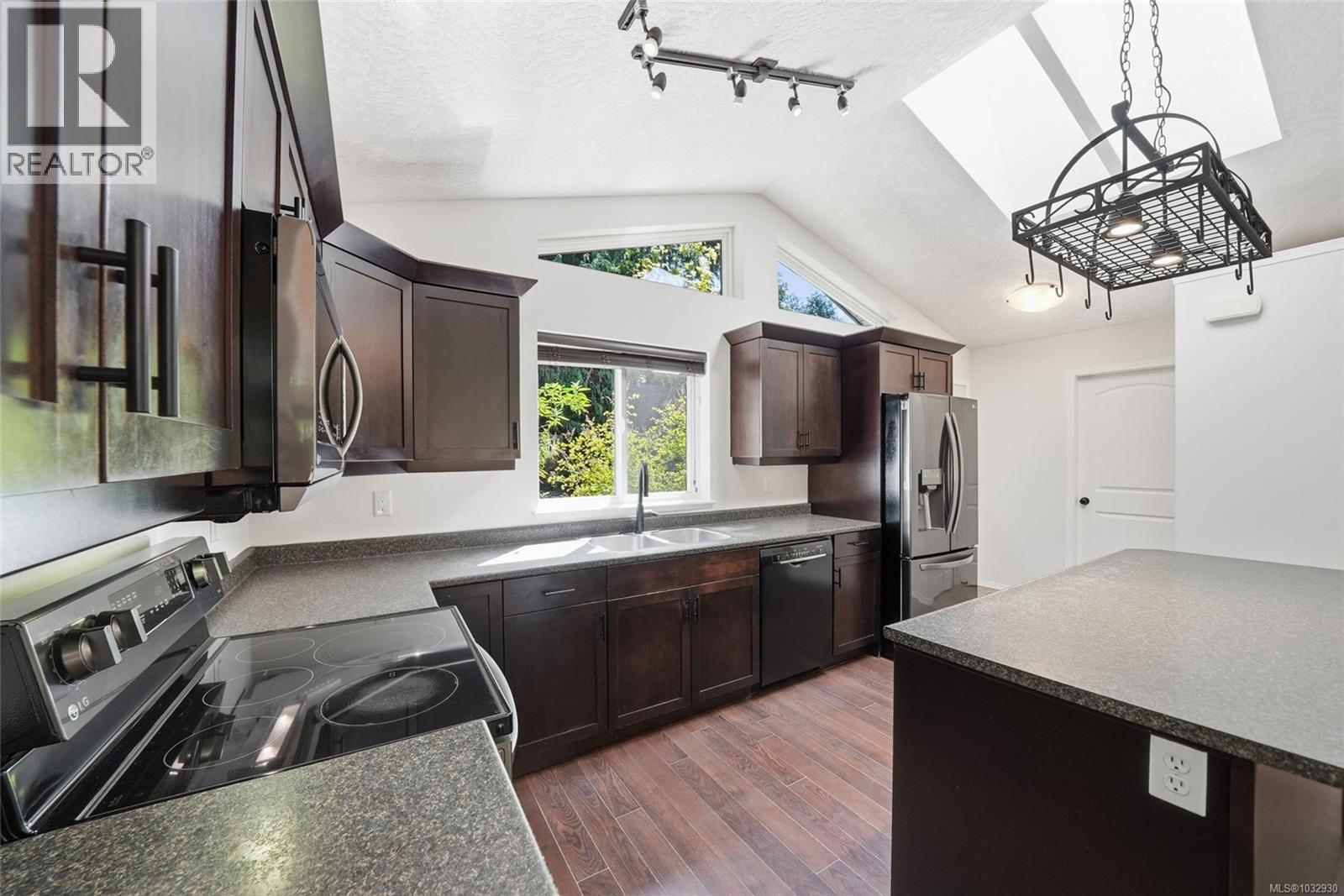 1719 Miama Crt, Qualicum Beach, British Columbia  V9K 2S3 - Photo 16 - 1032930