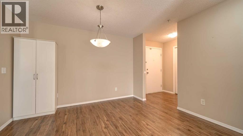 208, 5500 Somervale Court Sw, Calgary, Alberta  T2Y 4L9 - Photo 2 - A2302450