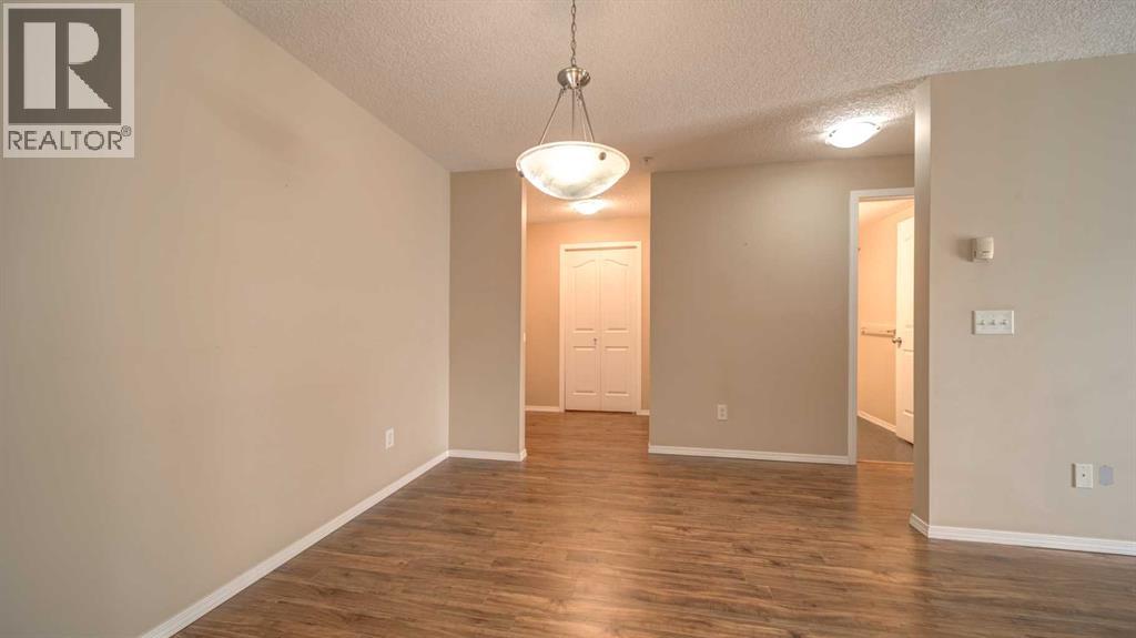 208, 5500 Somervale Court Sw, Calgary, Alberta  T2Y 4L9 - Photo 3 - A2302450