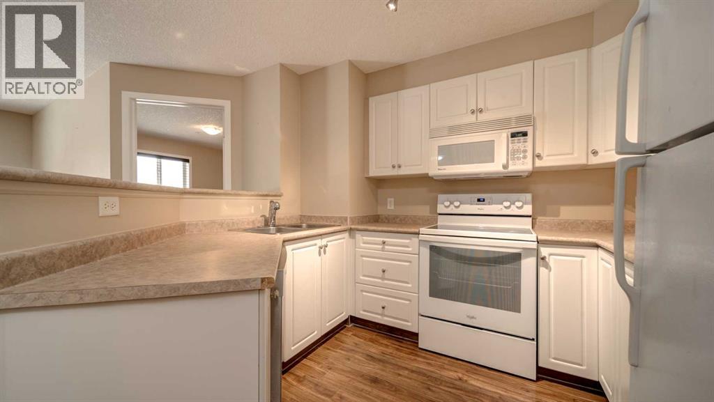 208, 5500 Somervale Court Sw, Calgary, Alberta  T2Y 4L9 - Photo 6 - A2302450