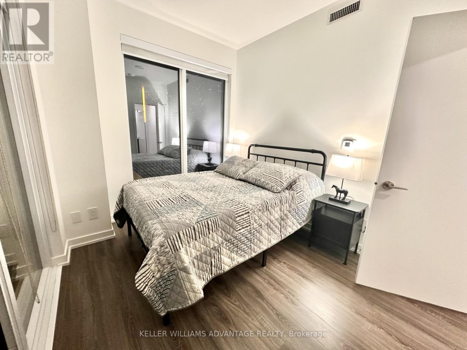 802 - 20 Edward Street, Toronto, Ontario  M5G 0C5 - Photo 2 - C13050050