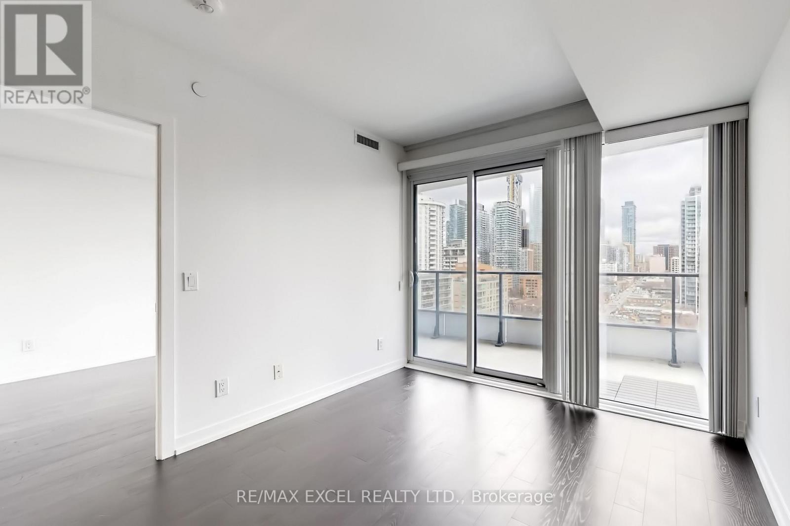 1908 - 85 Wood Street, Toronto, Ontario  M4Y 0E8 - Photo 17 - C13050080