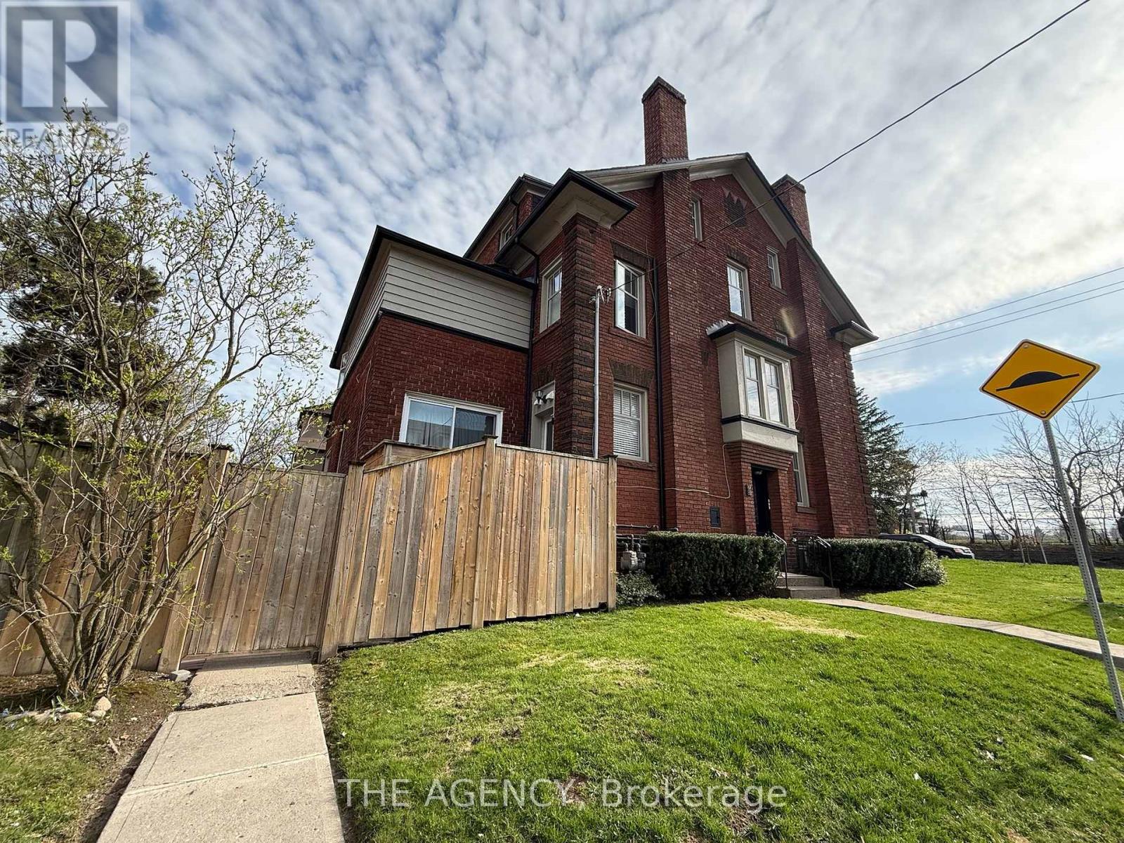 31 Oriole Parkway, Toronto, Ontario  M4V 2C9 - Photo 3 - C13050186