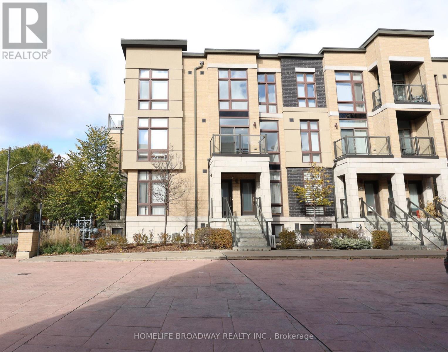 111 - 23 ELDORA AVENUE, Toronto, Ontario