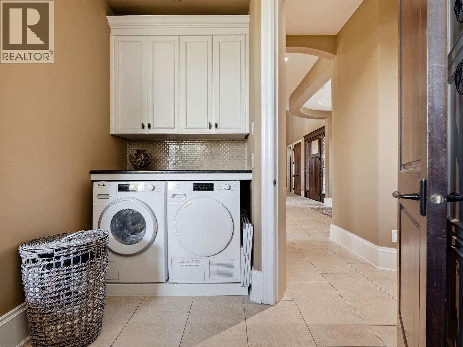 706 Highpointe Court, Kelowna, British Columbia  V1V 2Y3 - Photo 40 - 10384987