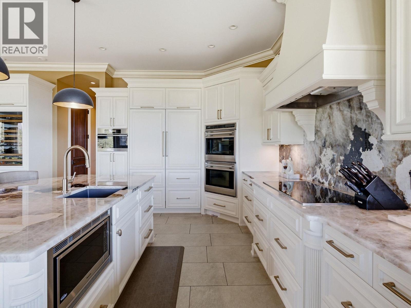 706 Highpointe Court, Kelowna, British Columbia  V1V 2Y3 - Photo 21 - 10384987