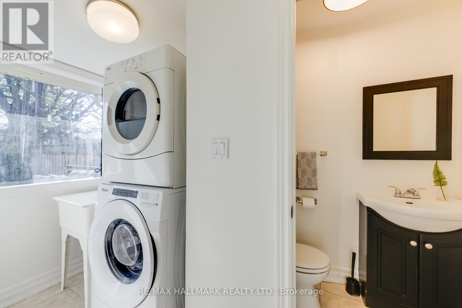 129 Woodfield Road, Toronto, Ontario  M4L 2W5 - Photo 10 - E13049978