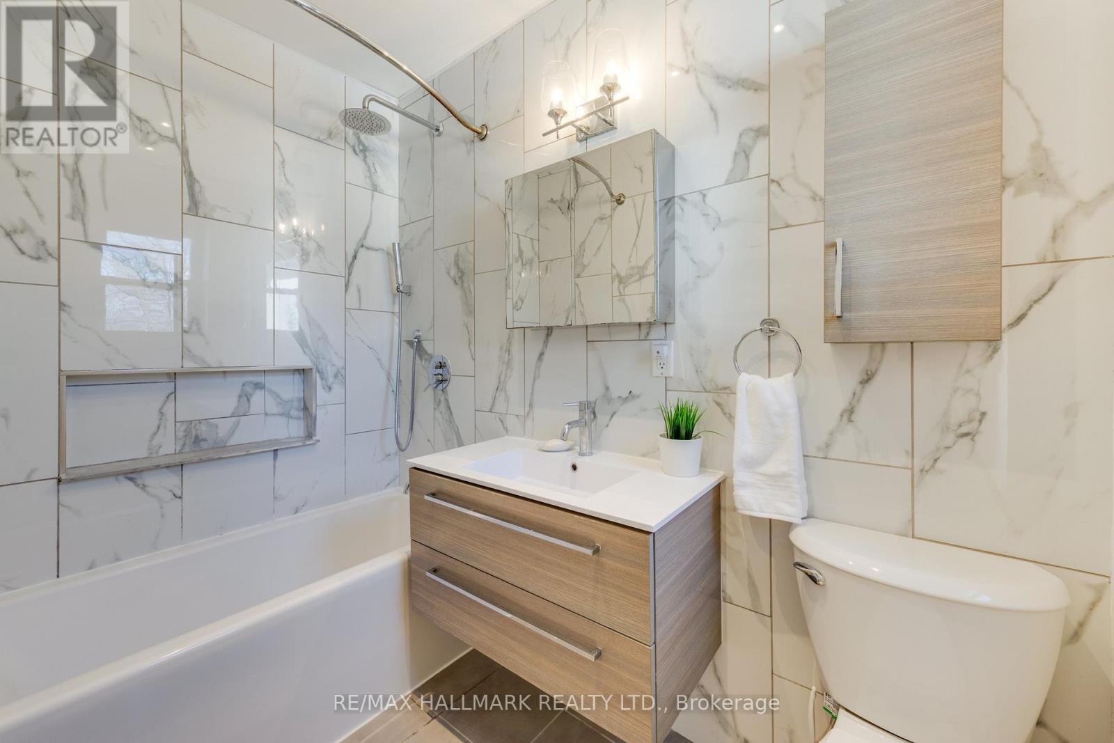 129 Woodfield Road, Toronto, Ontario  M4L 2W5 - Photo 22 - E13049978