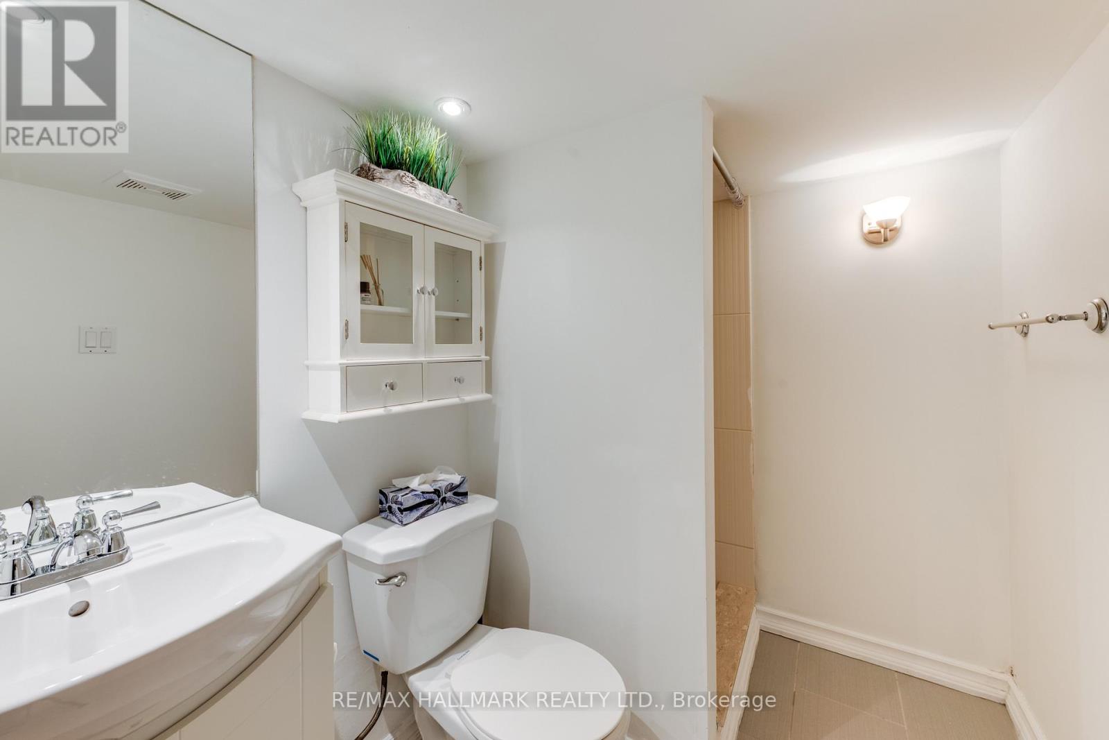 129 Woodfield Road, Toronto, Ontario  M4L 2W5 - Photo 31 - E13049978