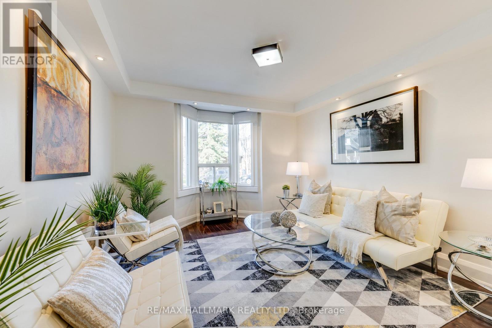 129 Woodfield Road, Toronto, Ontario  M4L 2W5 - Photo 4 - E13049978