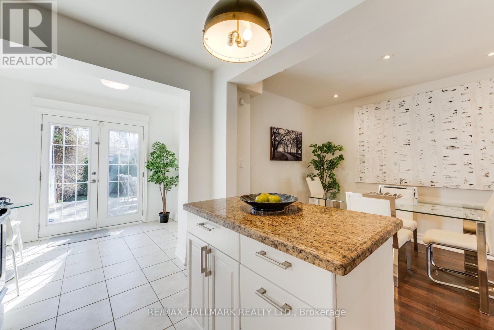 129 Woodfield Road, Toronto, Ontario  M4L 2W5 - Photo 7 - E13049978