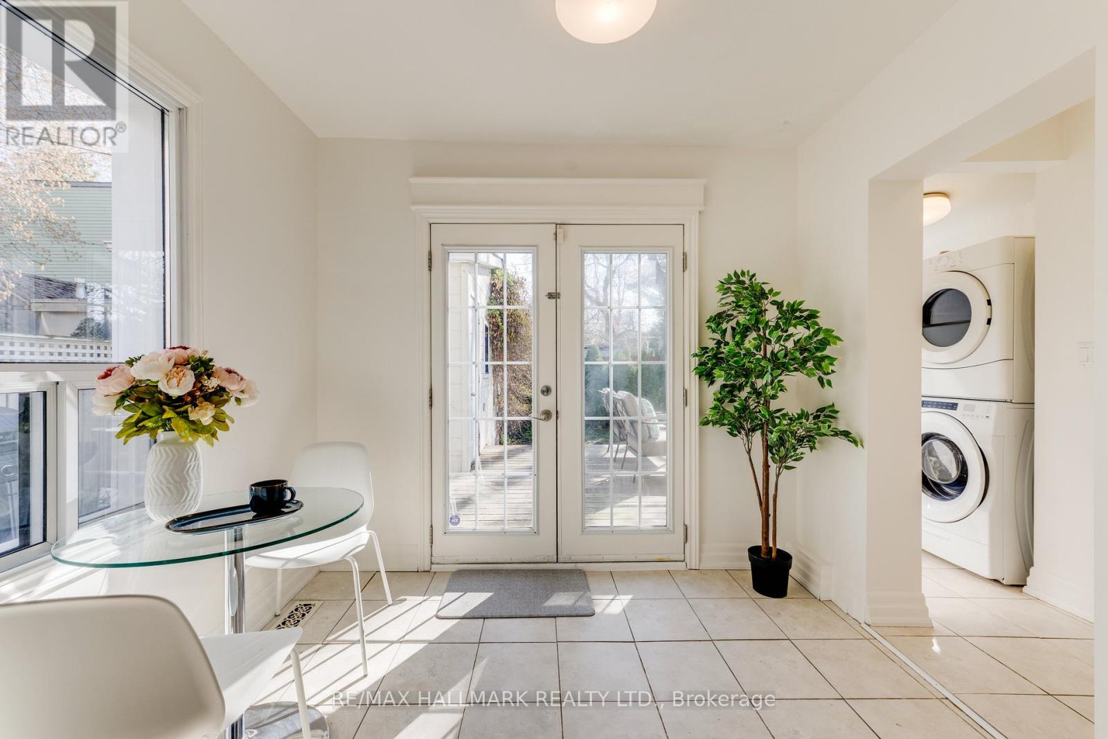 129 Woodfield Road, Toronto, Ontario  M4L 2W5 - Photo 9 - E13049978