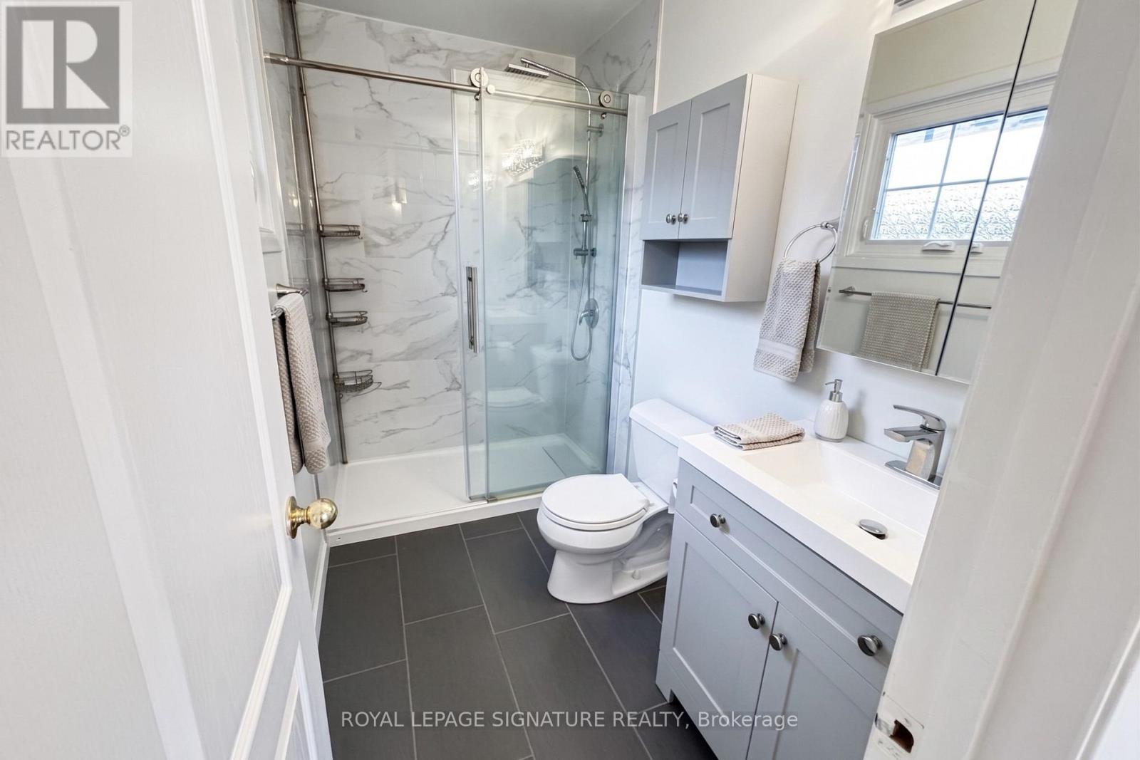 248 Gowan Avenue, Toronto, Ontario  M4J 2K6 - Photo 15 - E13049980