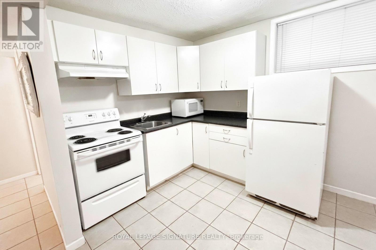 248 Gowan Avenue, Toronto, Ontario  M4J 2K6 - Photo 25 - E13049980