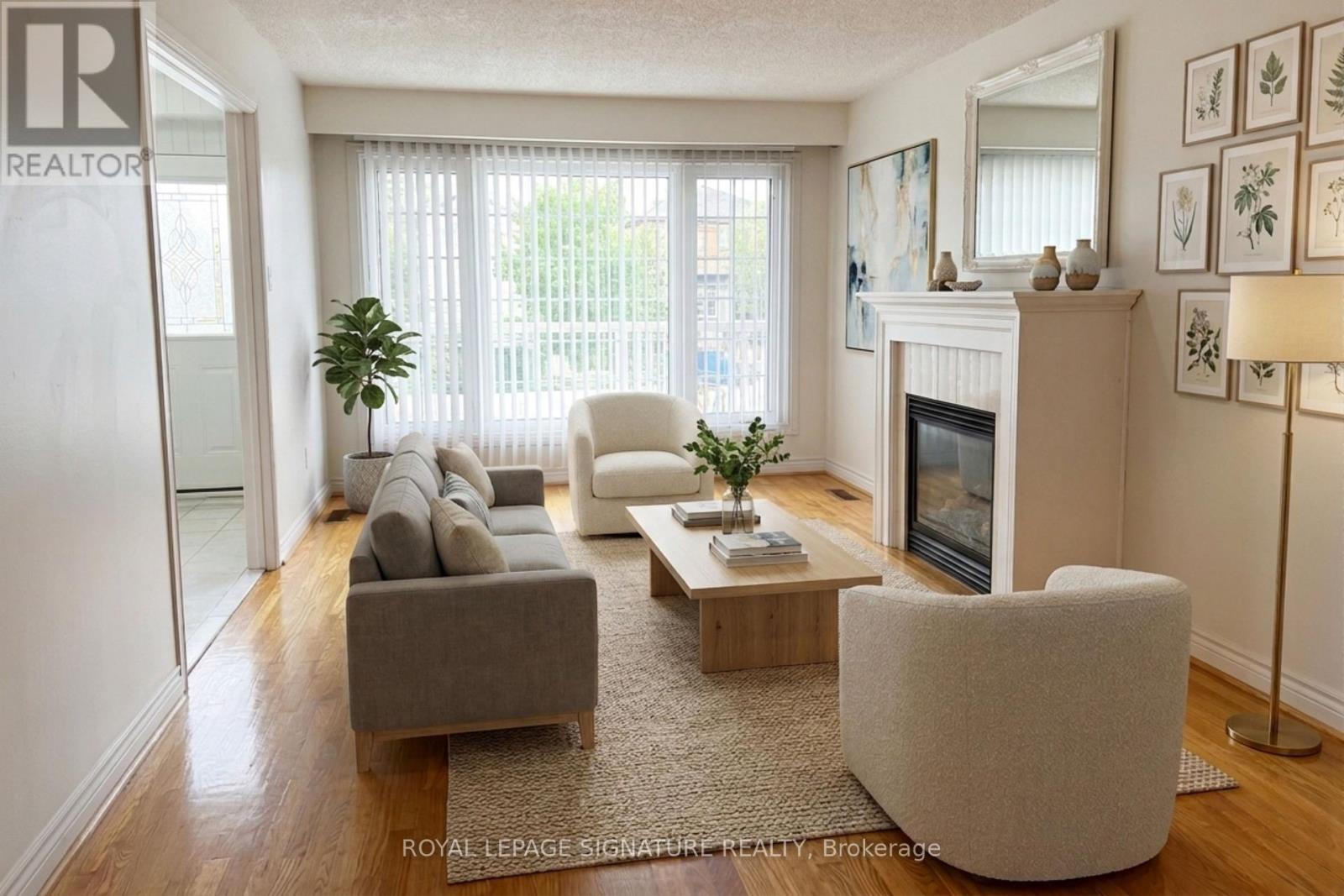 248 Gowan Avenue, Toronto, Ontario  M4J 2K6 - Photo 4 - E13049980