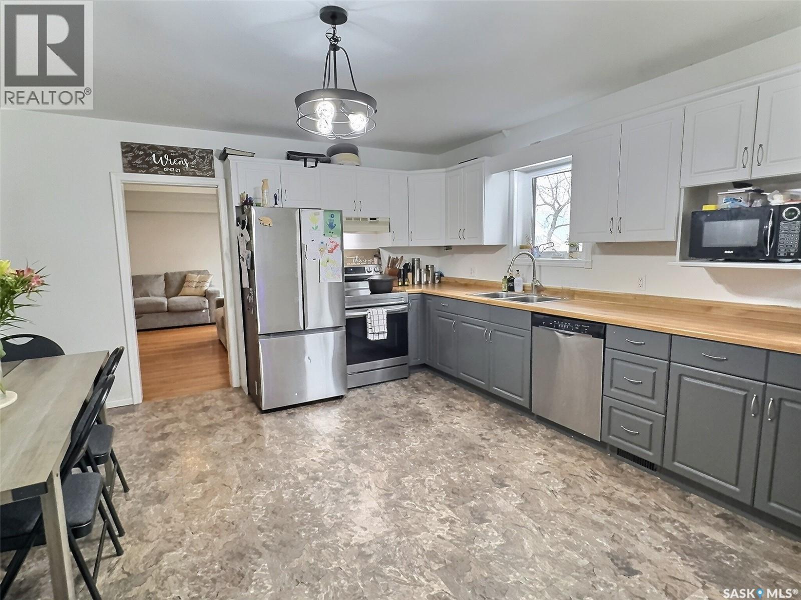 1726 3rd Street, Estevan, Saskatchewan  S4A 0S8 - Photo 20 - SK034080