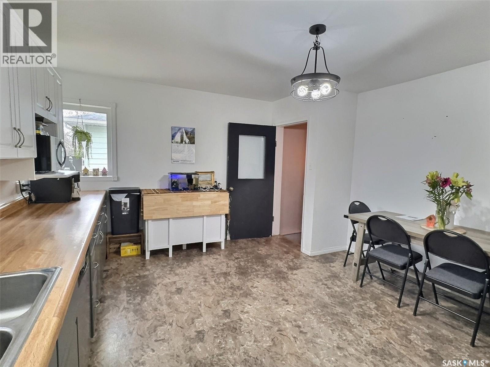 1726 3rd Street, Estevan, Saskatchewan  S4A 0S8 - Photo 21 - SK034080