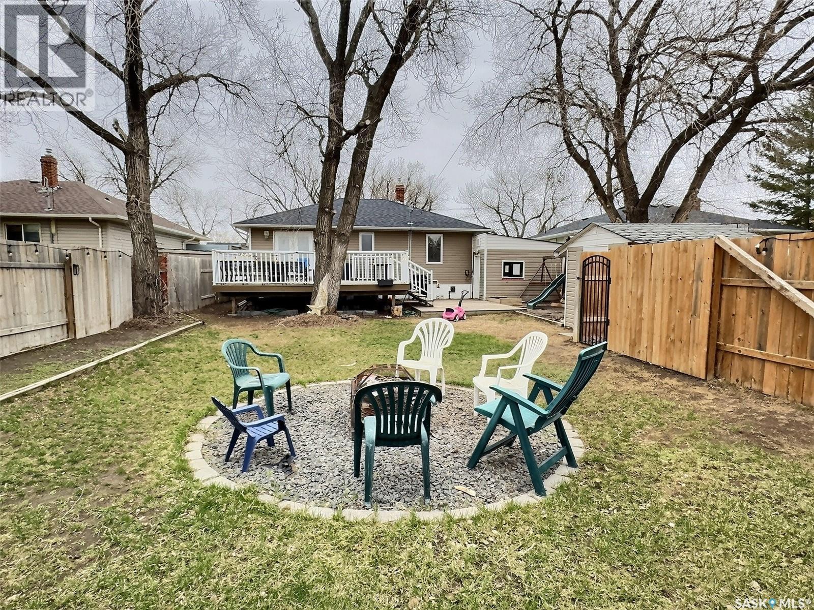 1726 3rd Street, Estevan, Saskatchewan  S4A 0S8 - Photo 43 - SK034080