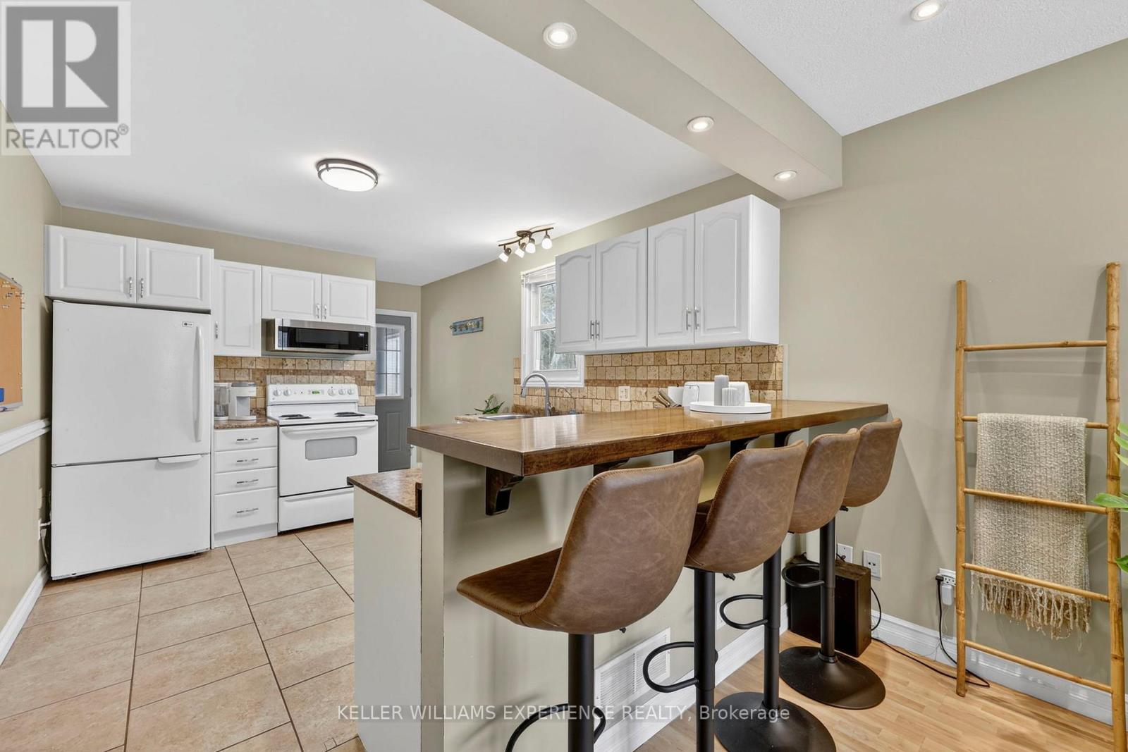 32 Henry Street, Barrie, Ontario  L4N 1C4 - Photo 10 - S12913490