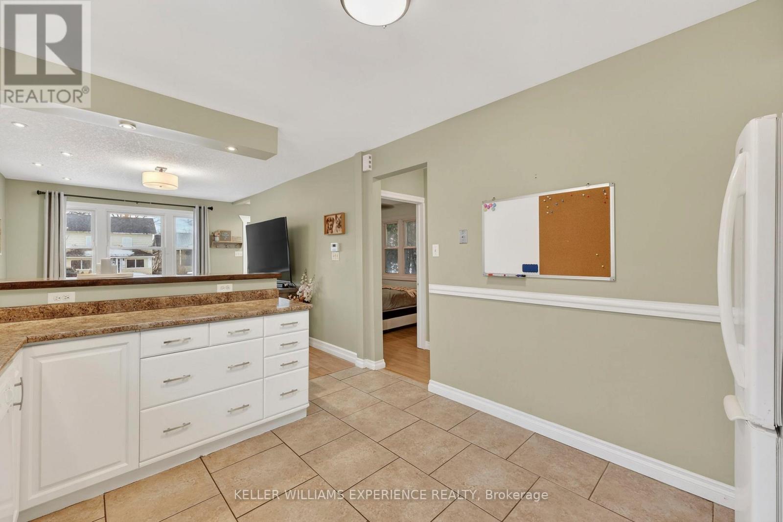 32 Henry Street, Barrie, Ontario  L4N 1C4 - Photo 14 - S12913490