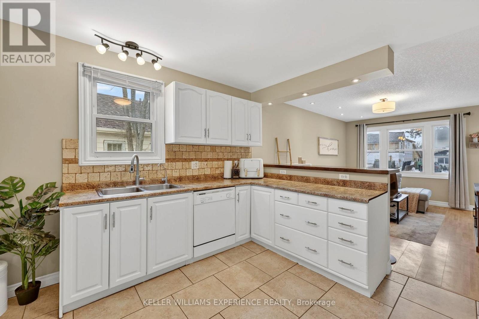 32 Henry Street, Barrie, Ontario  L4N 1C4 - Photo 13 - S12913490