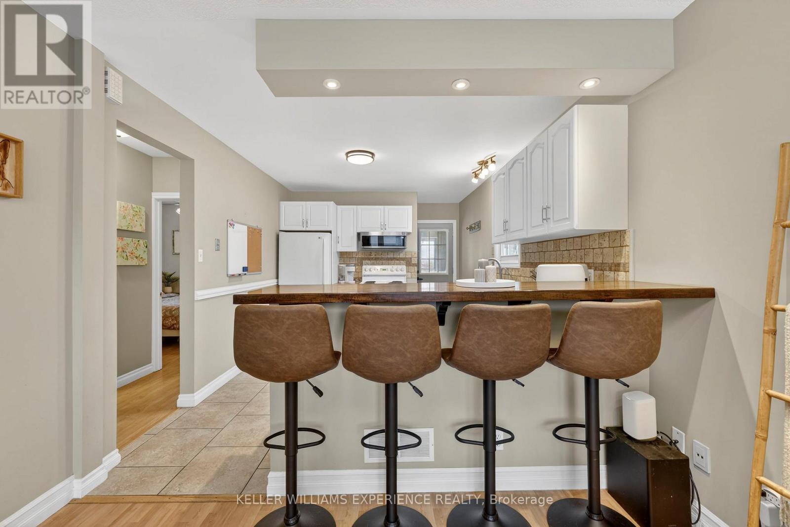 32 Henry Street, Barrie, Ontario  L4N 1C4 - Photo 9 - S12913490