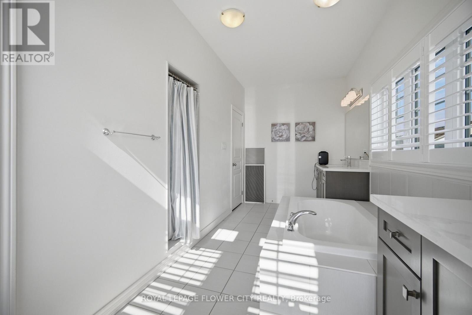 572 Mactier Drive, Vaughan, Ontario  L4H 4T9 - Photo 36 - N13049942