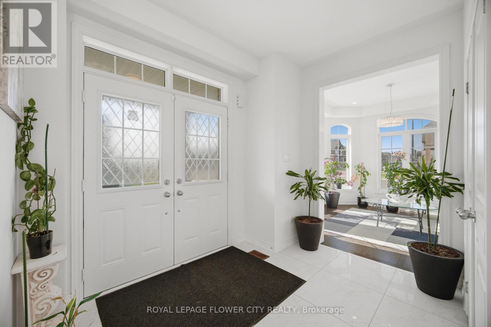 572 Mactier Drive, Vaughan, Ontario  L4H 4T9 - Photo 5 - N13049942