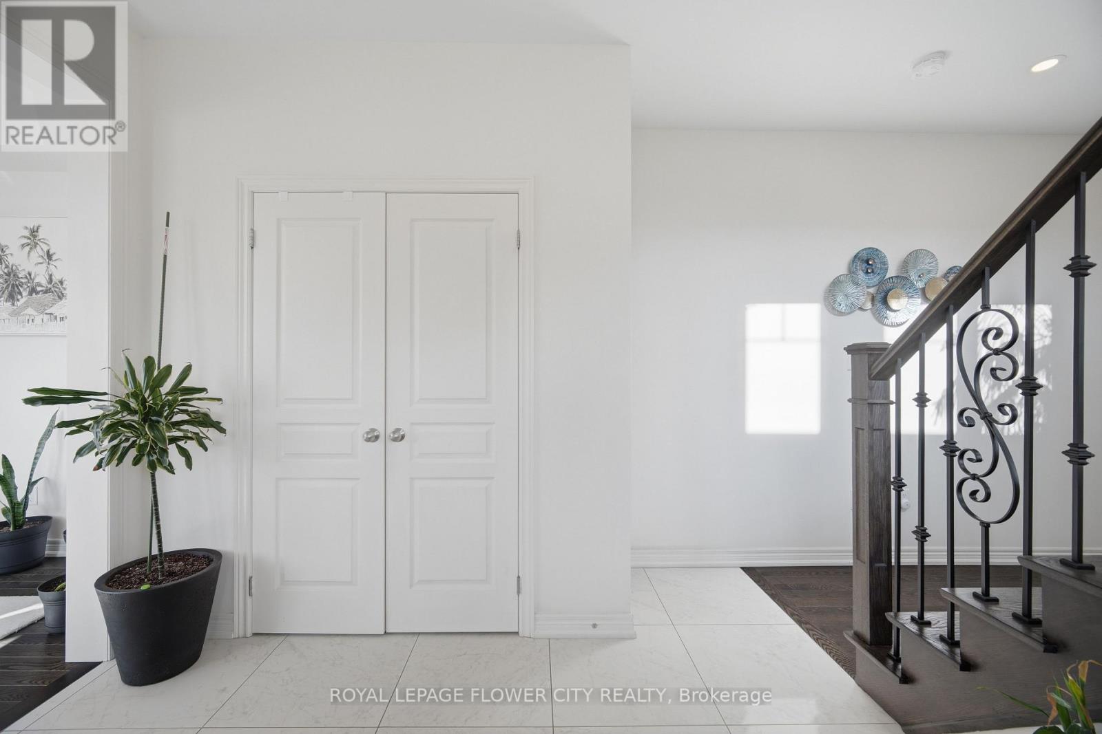 572 Mactier Drive, Vaughan, Ontario  L4H 4T9 - Photo 6 - N13049942