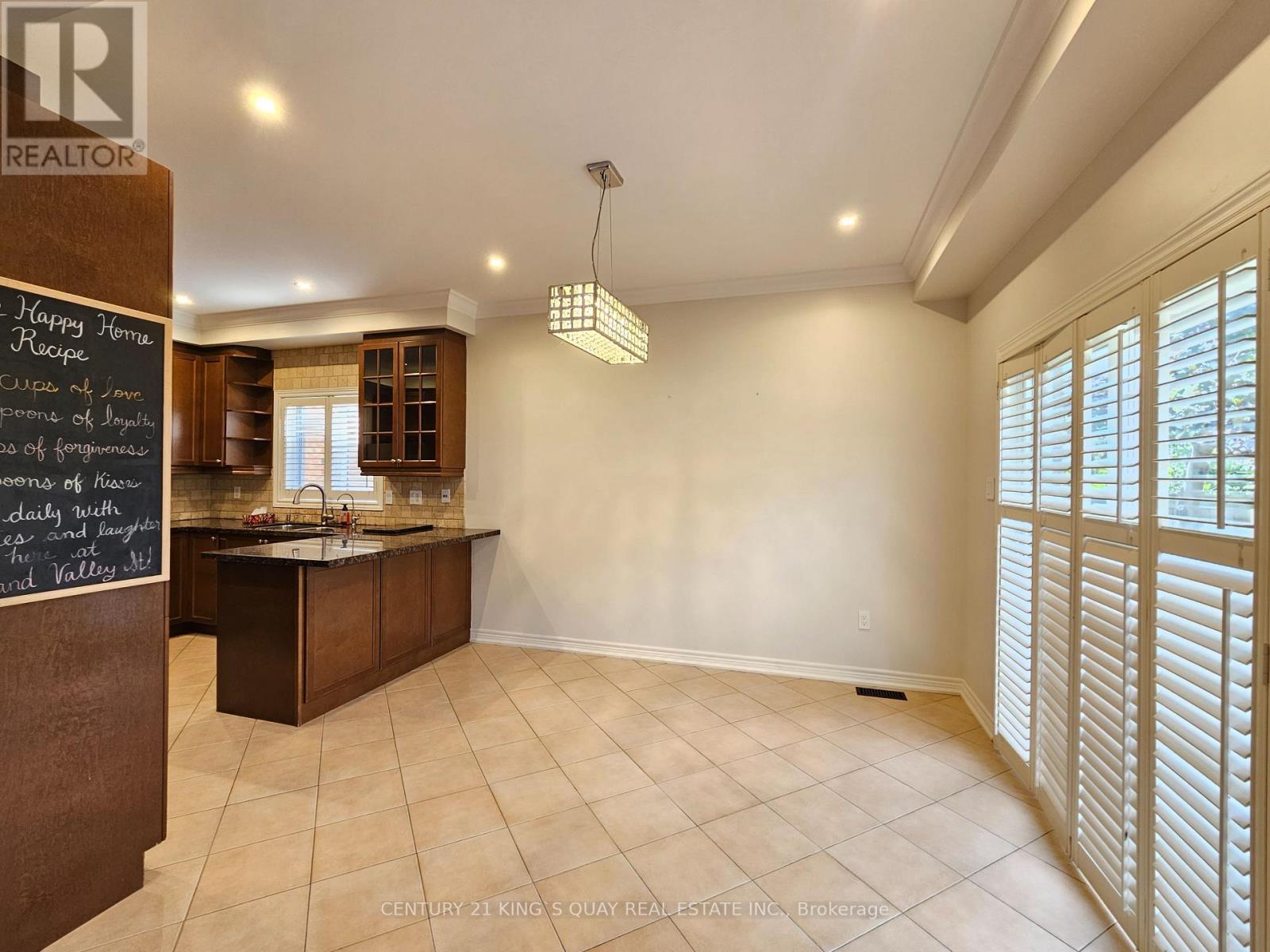 118 Sand Valley Street, Vaughan (Patterson), Ontario  L6A 0S1 - Photo 10 - N13050012