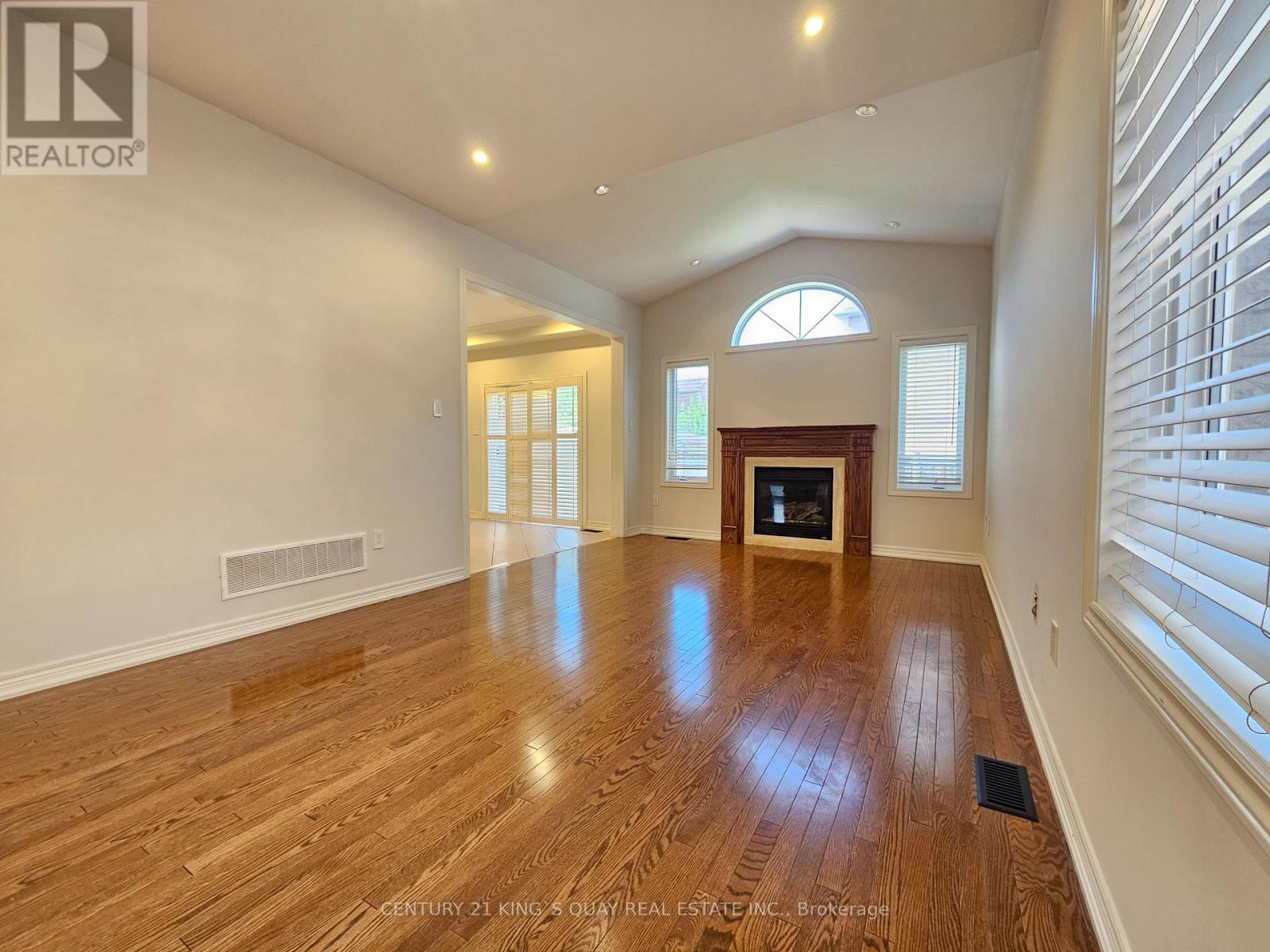 118 Sand Valley Street, Vaughan (Patterson), Ontario  L6A 0S1 - Photo 13 - N13050012