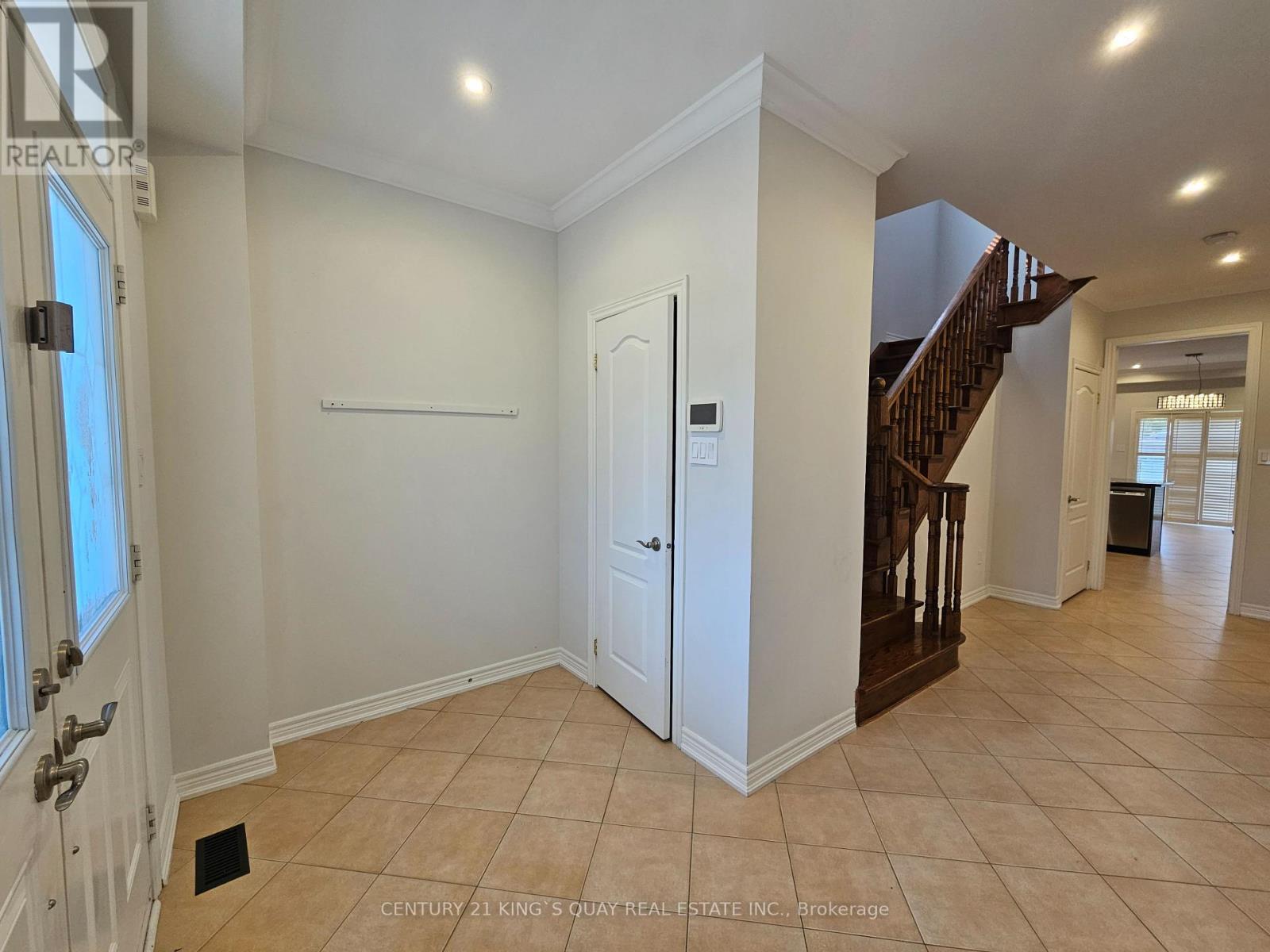 118 Sand Valley Street, Vaughan (Patterson), Ontario  L6A 0S1 - Photo 5 - N13050012