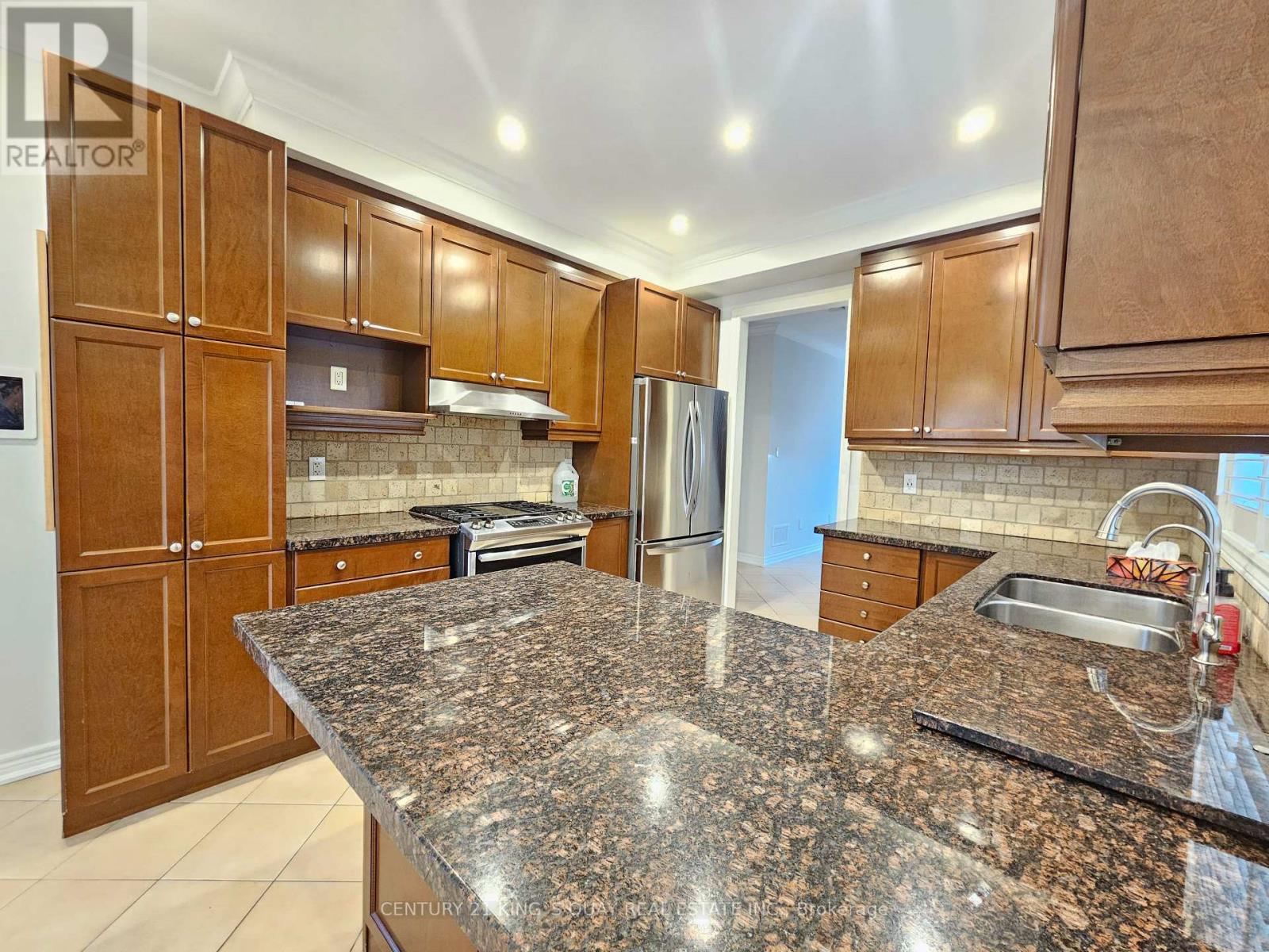 118 Sand Valley Street, Vaughan (Patterson), Ontario  L6A 0S1 - Photo 9 - N13050012