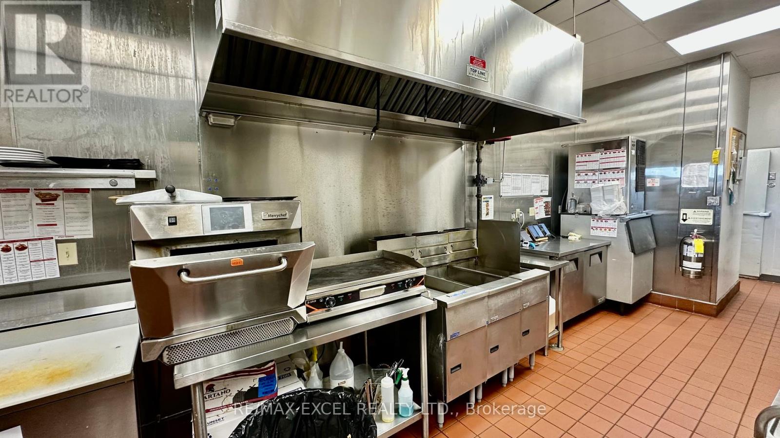 A10 - 650 Wellington Street E, Aurora, Ontario  L4G 0K3 - Photo 11 - N13050110