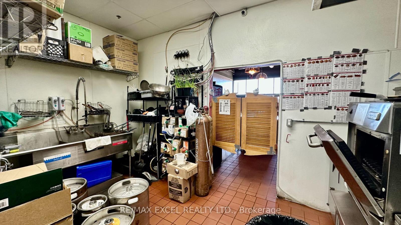 A10 - 650 Wellington Street E, Aurora, Ontario  L4G 0K3 - Photo 12 - N13050110