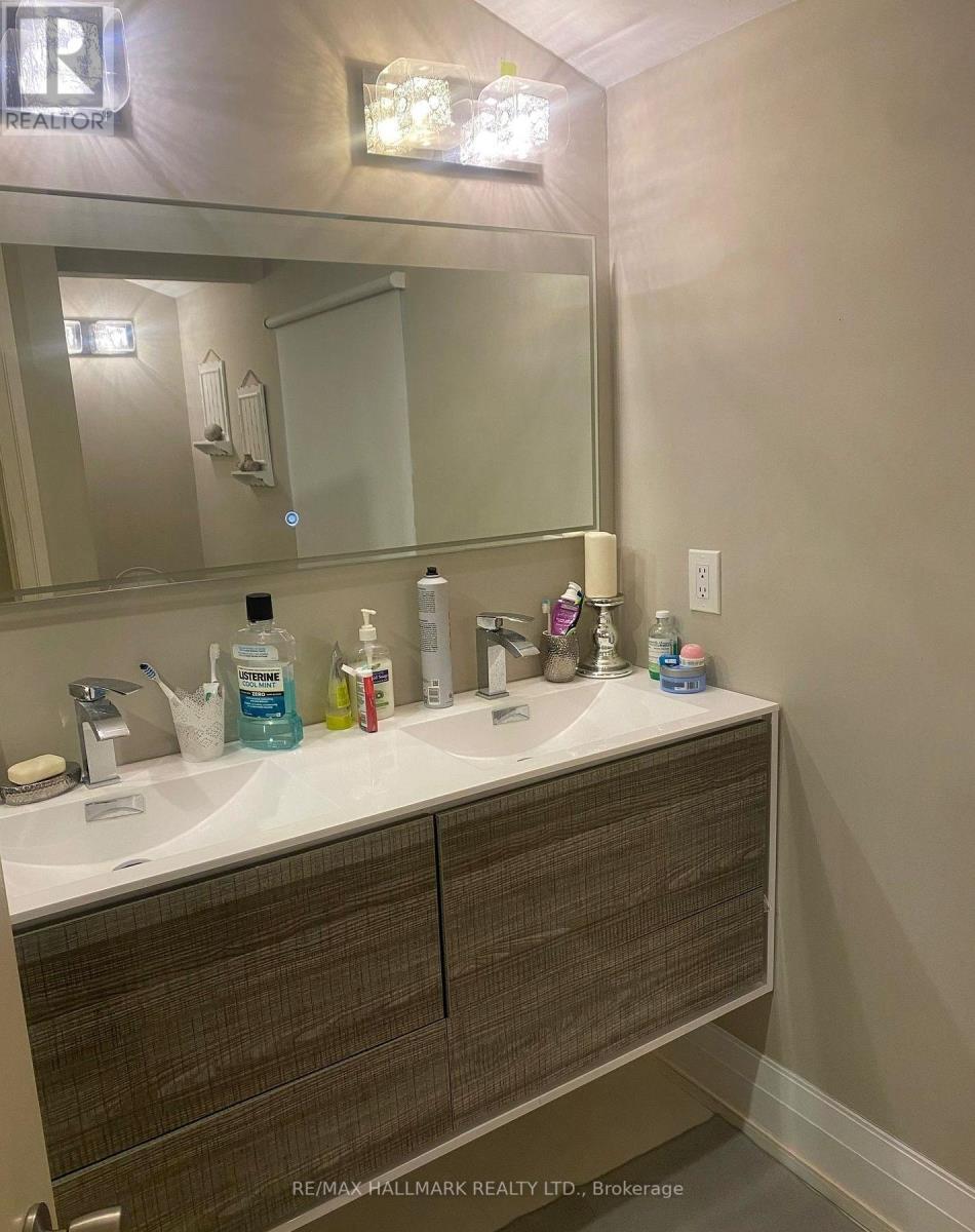 8 Kings College Road, Markham (Aileen-Willowbrook), Ontario  L3T 5J6 - Photo 11 - N13050136