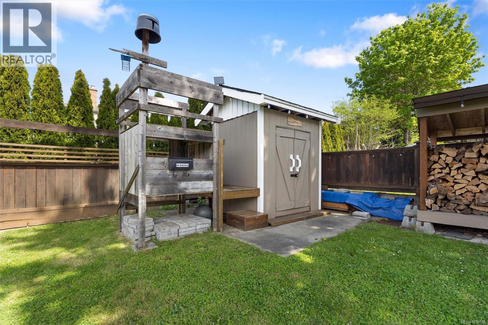 1690 Tampico Pl, Saanich, British Columbia  V8N 5H2 - Photo 37 - 1032505