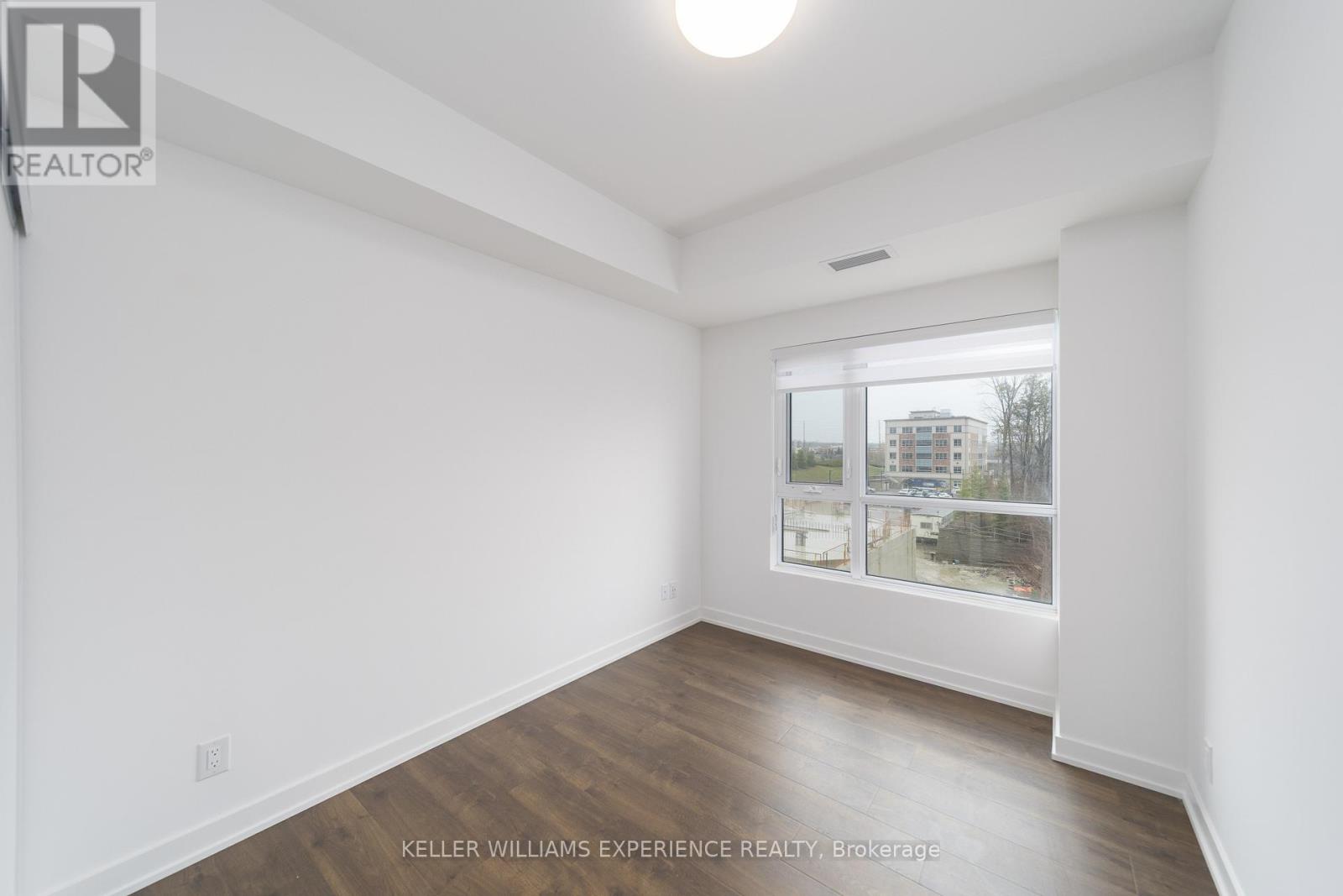 205 - 56 Lakeside Terrace, Barrie (Little Lake), Ontario  L4M 0L4 - Photo 11 - S13050028