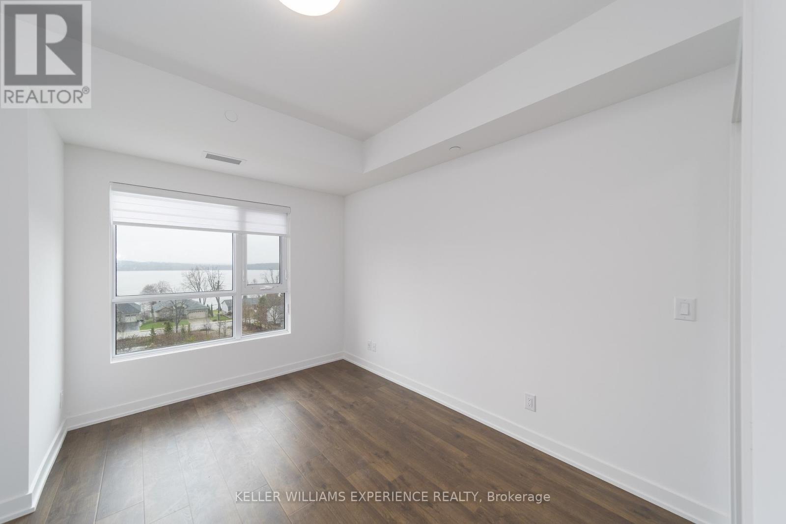 205 - 56 Lakeside Terrace, Barrie (Little Lake), Ontario  L4M 0L4 - Photo 15 - S13050028