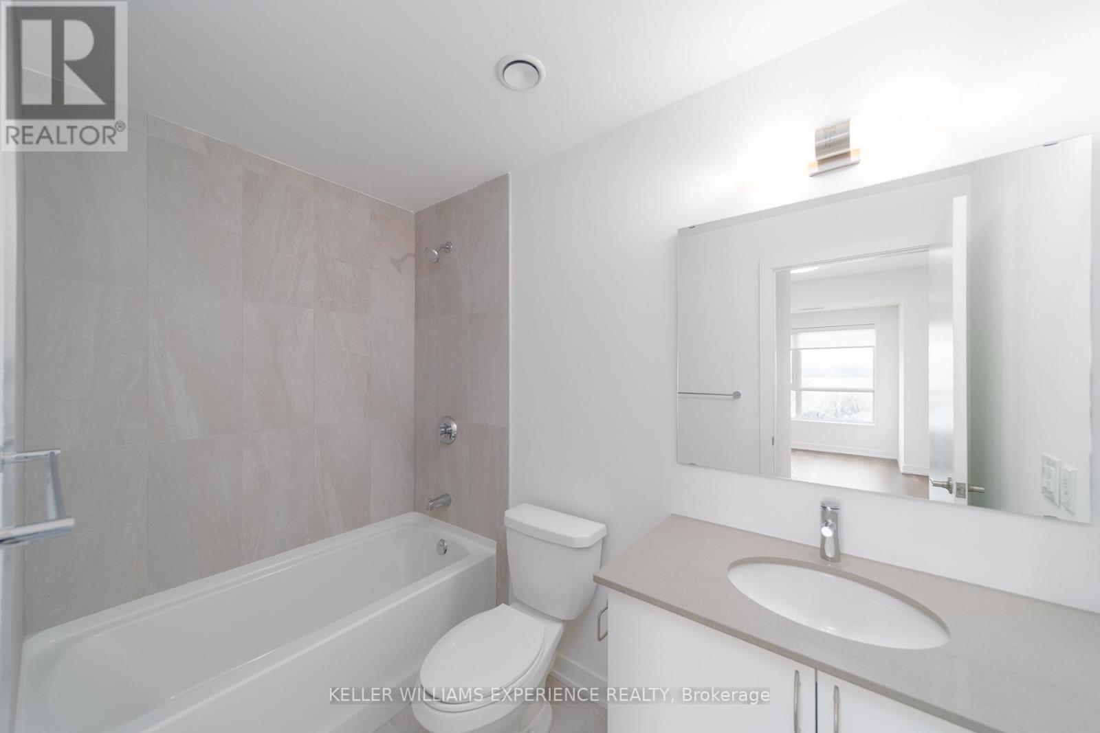 205 - 56 Lakeside Terrace, Barrie (Little Lake), Ontario  L4M 0L4 - Photo 17 - S13050028