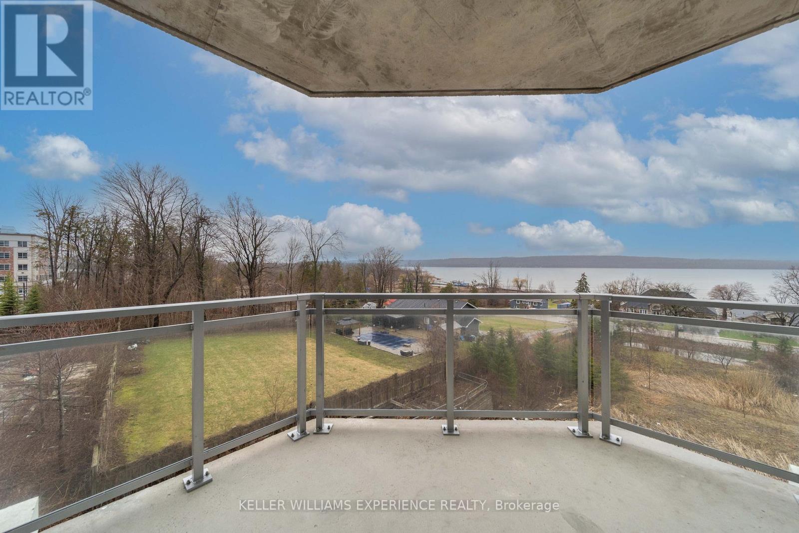 205 - 56 Lakeside Terrace, Barrie (Little Lake), Ontario  L4M 0L4 - Photo 19 - S13050028