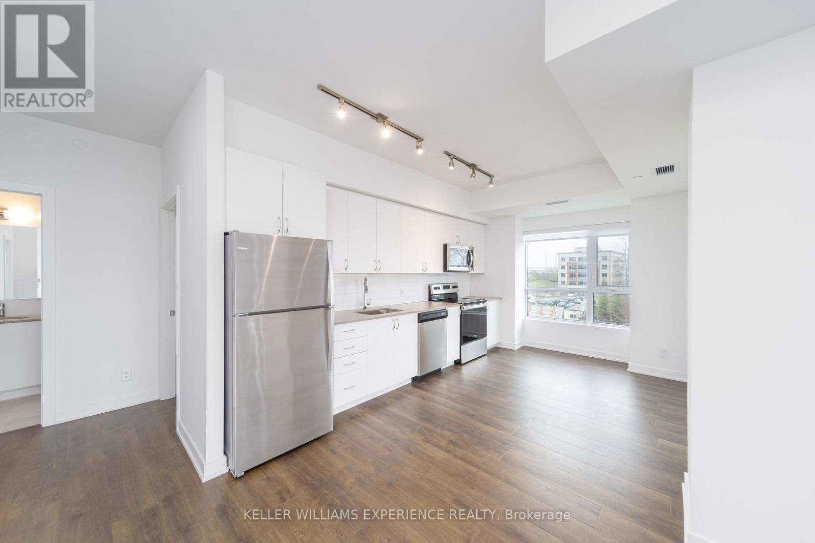 205 - 56 Lakeside Terrace, Barrie (Little Lake), Ontario  L4M 0L4 - Photo 4 - S13050028