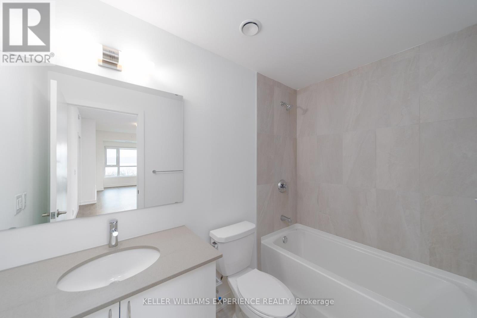 205 - 56 Lakeside Terrace, Barrie (Little Lake), Ontario  L4M 0L4 - Photo 9 - S13050028