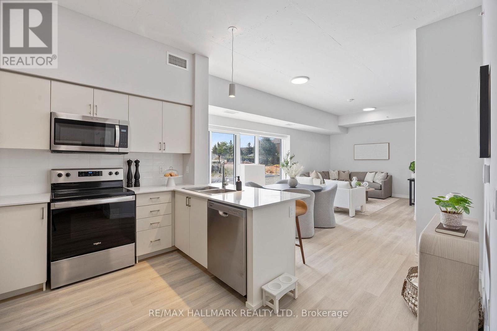 213 - 70 Dean Avenue, Barrie (Painswick South), Ontario  L4N 0C2 - Photo 7 - S13050056