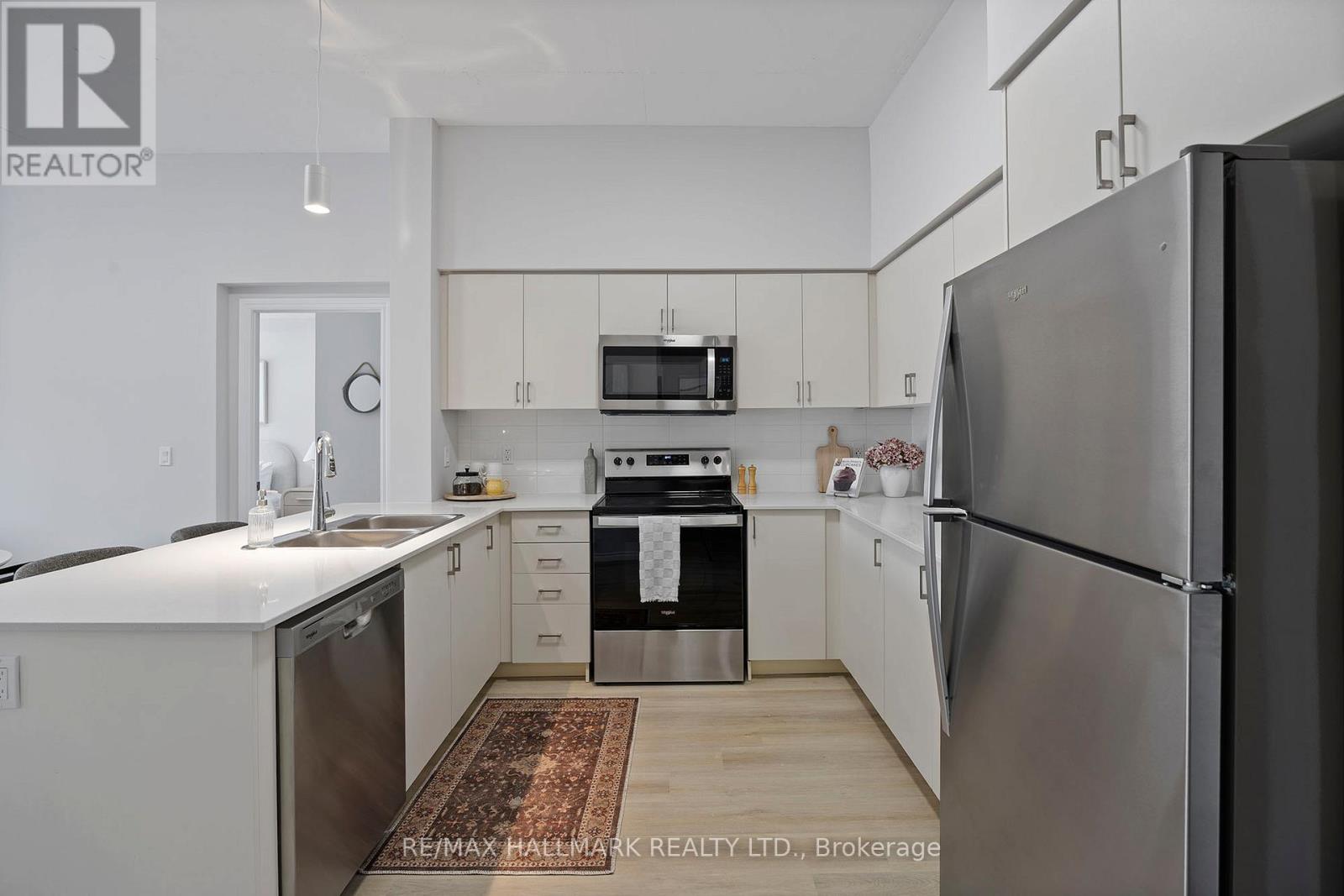 215 - 70 Dean Avenue, Barrie (Painswick South), Ontario  L4N 0C2 - Photo 4 - S13050058