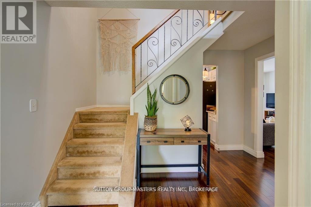 1058 Pembridge Crescent, Kingston, Ontario  K7P 1P3 - Photo 3 - X13050100